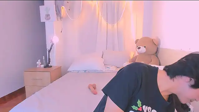 Snapshot of AllanYong18 chatting on 09/28/25, 05:36 AllanYong18 online show from 09/28/25, 05:36