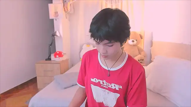 AllanYong18 online show from 02/06/26, 09:38