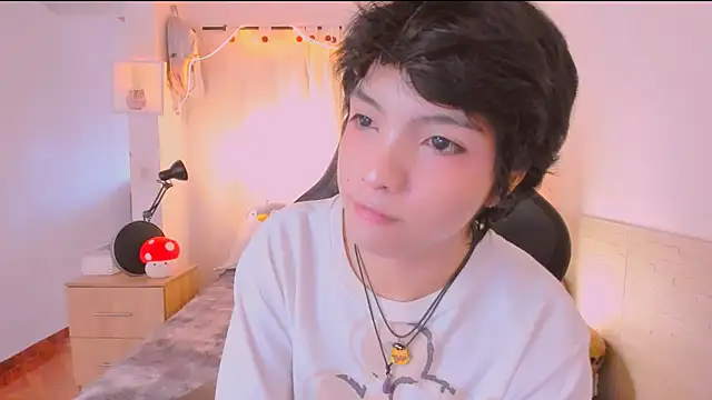 AllanYong18 online show from 04/10/26, 01:29