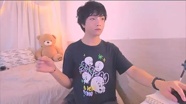 Snapshot of AllanYong18 chatting on 11/04/25, 04:16 AllanYong18 online show from 11/04/25, 04:16