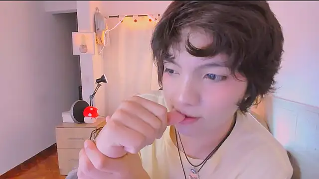 AllanYong18 online show from 04/14/26, 09:14