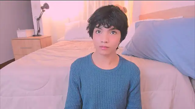 Snapshot of AllanYong18 chatting on 12/01/25, 05:08 AllanYong18 online show from 12/01/25, 05:08