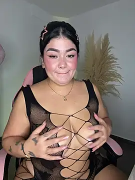 Snapshot of karla_hotgirl chatting on 07/12/26, 01:28 karla hotgirl online show from 07/12/26, 01:28