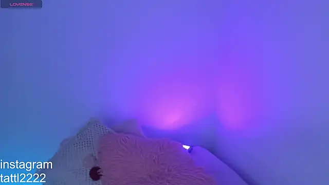 Snapshot of tattl2222 chatting on 02/04/25, 03:33 tattl2222 online show from 02/04/25, 03:33