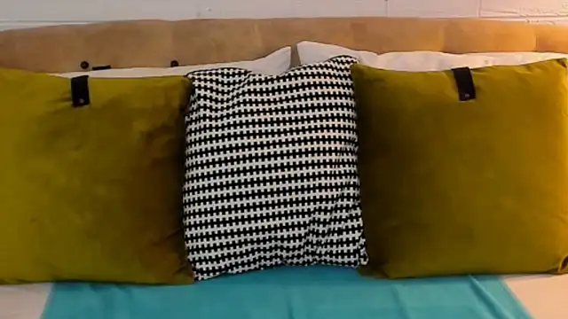 SarahGrays online show from 12/19/25, 08:06