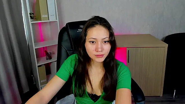 Snapshot of Bellalovesss chatting on 03/17/25, 06:18 Bellalovesss online show from 03/17/25, 06:18