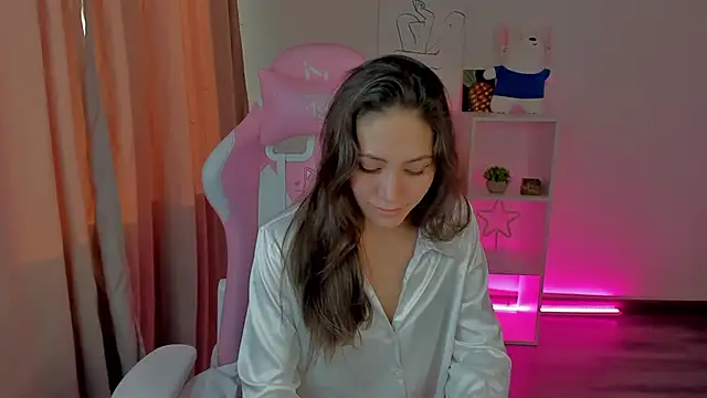 Snapshot of Bellalovesss chatting on 02/19/25, 10:34 Bellalovesss online show from 02/19/25, 10:34