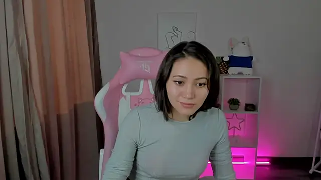 Snapshot of Bellalovesss chatting on 02/17/25, 10:40 Bellalovesss online show from 02/17/25, 10:40