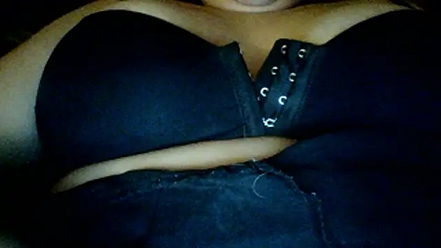 Snapshot of Nice_n_hairy580 chatting on 11/06/25, 05:00 Nice n hairy580 online show from 11/06/25, 05:00