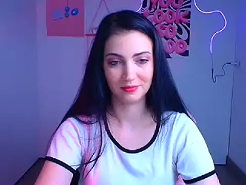 Snapshot of Amalia_amor chatting on 10/16/25, 11:18 Amalia amor online show from 10/16/25, 11:18