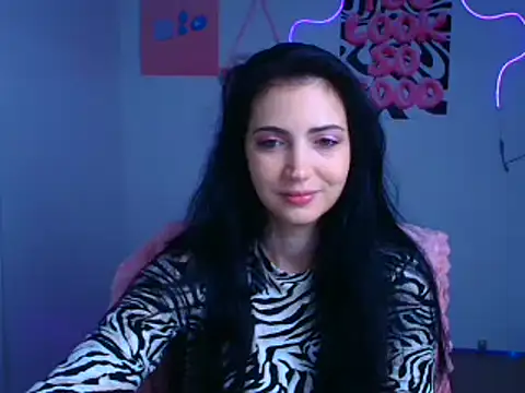 Snapshot of Amalia_amor chatting on 10/18/25, 05:20 Amalia amor online show from 10/18/25, 05:20