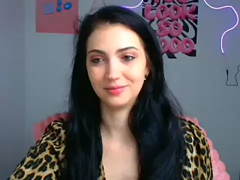 Snapshot of Amalia_amor chatting on 10/13/25, 05:31 Amalia amor online show from 10/13/25, 05:31