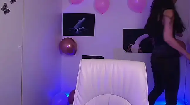 Snapshot of Amalia_amor chatting on 02/18/25, 09:21 Amalia amor online show from 02/18/25, 09:21