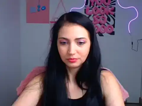 Snapshot of Amalia_amor chatting on 10/12/25, 11:22 Amalia amor online show from 10/12/25, 11:22