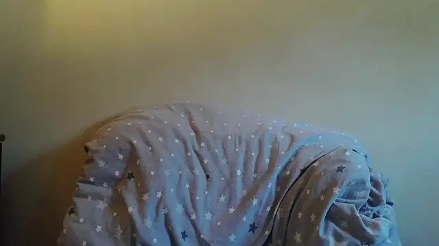 Snapshot of YviEngel87 chatting on 09/24/25, 07:48 YviEngel87 online show from 09/24/25, 07:48