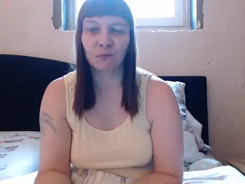 Snapshot of YviEngel87 chatting on 01/18/25, 11:11 YviEngel87 online show from 01/18/25, 11:11