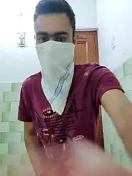 TOPMOON001 online show from 03/03/25, 07:49