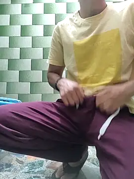 TOPMOON001 online show from 10/05/25, 08:10
