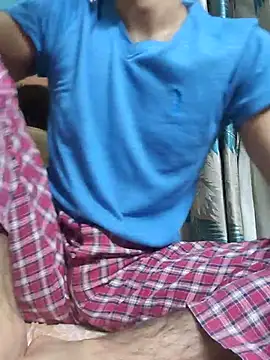 TOPMOON001 online show from 04/15/26, 07:29