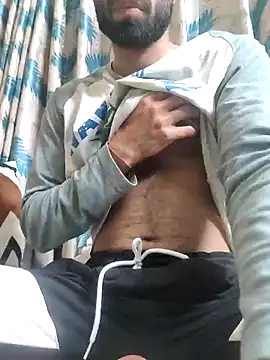 TOPMOON001 online show from 02/17/26, 07:44