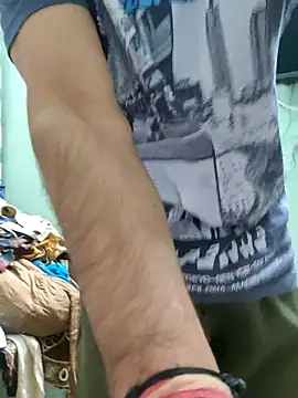 TOPMOON001 online show from 11/20/25, 05:19