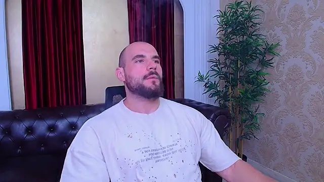 Snapshot of AdamJamesonn chatting on 09/14/25, 04:57 AdamJamesonn online show from 09/14/25, 04:57