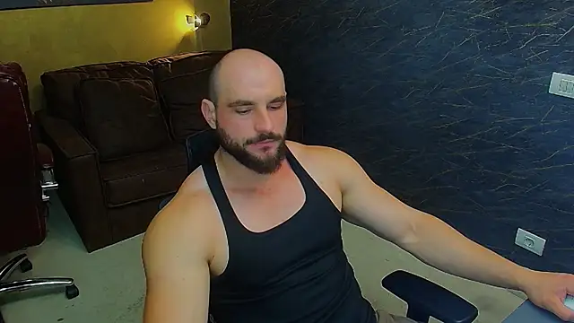 Snapshot of AdamJamesonn chatting on 06/29/26, 05:14 AdamJamesonn online show from 06/29/26, 05:14