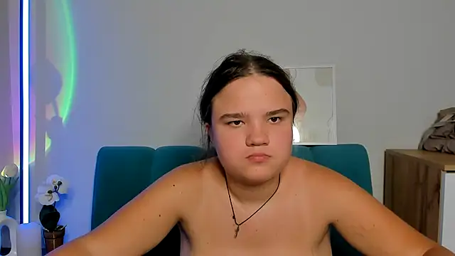 AdeleCruz online show from 10/03/25, 12:17