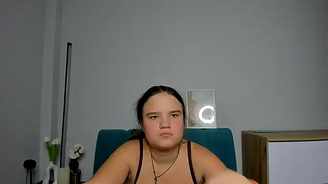 AdeleCruz online show from 10/06/25, 12:17