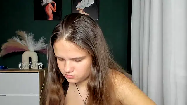 Snapshot of AdeleCruz chatting on 06/14/26, 12:06 AdeleCruz online show from 06/14/26, 12:06