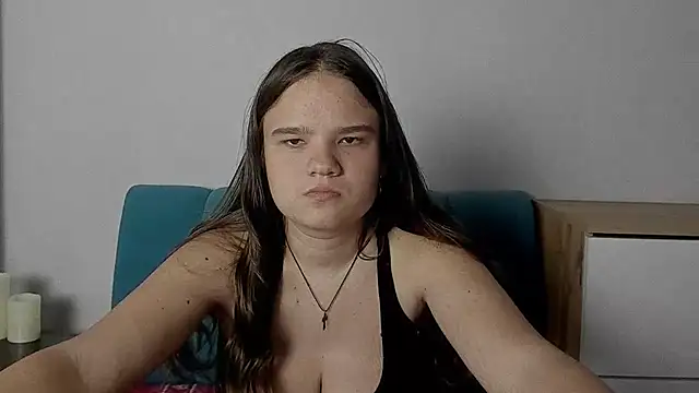 Snapshot of AdeleCruz chatting on 06/02/26, 11:43 AdeleCruz online show from 06/02/26, 11:43