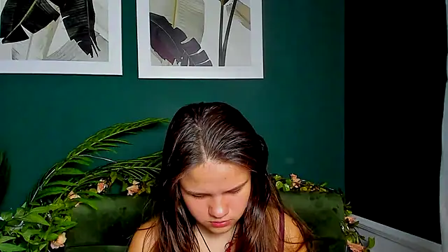 AdeleCruz online show from 04/04/26, 12:01