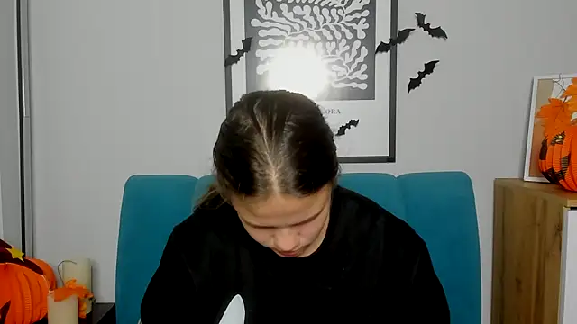 AdeleCruz online show from 11/02/25, 08:08