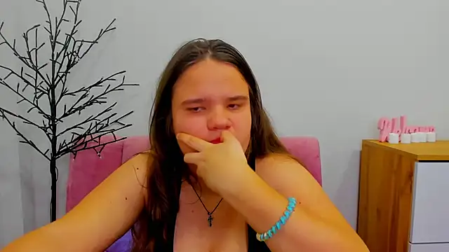 AdeleCruz online show from 03/17/25, 04:33