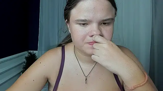 AdeleCruz online show from 09/15/25, 12:16