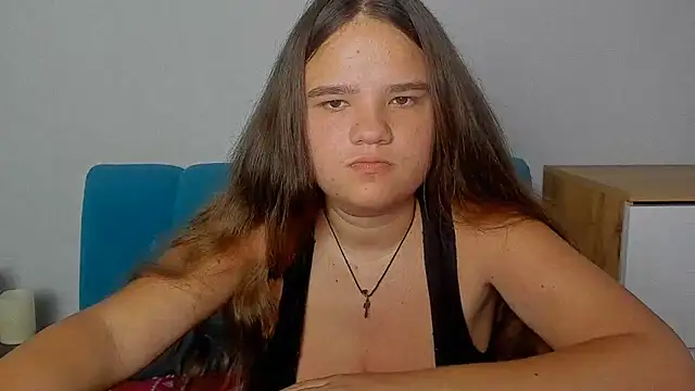 Snapshot of AdeleCruz chatting on 06/17/26, 11:53 AdeleCruz online show from 06/17/26, 11:53