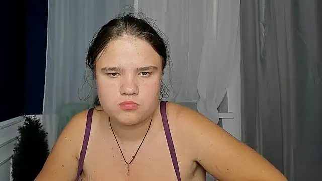 AdeleCruz online show from 09/19/25, 12:31