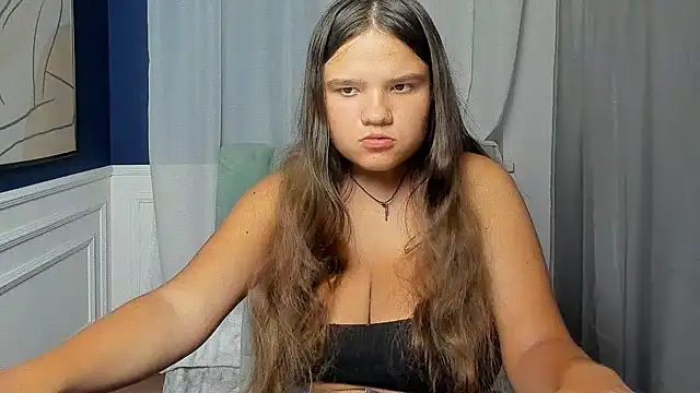 Snapshot of AdeleCruz chatting on 06/27/26, 12:22 AdeleCruz online show from 06/27/26, 12:22