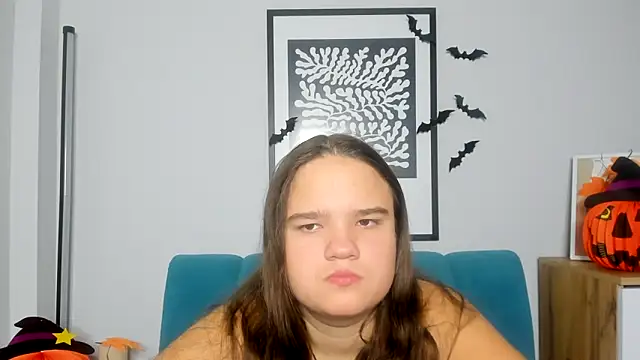 AdeleCruz online show from 10/28/25, 08:02