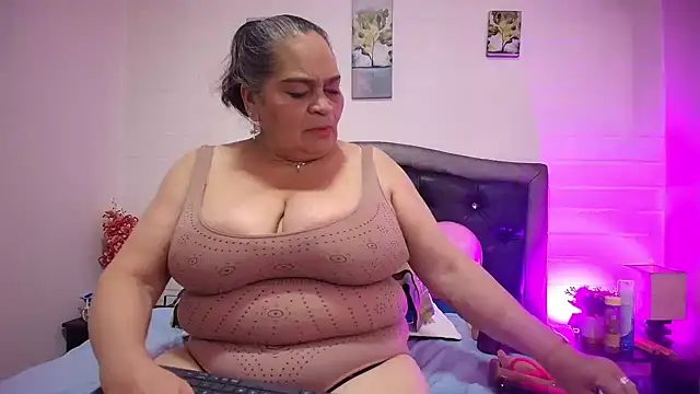 VickyBoobss online show from 06/17/26, 07:02