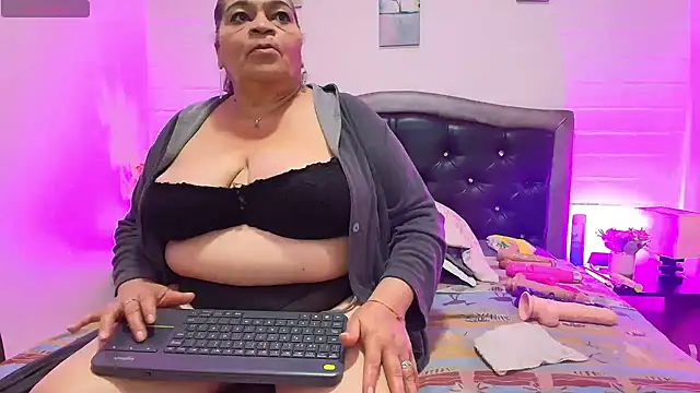 VickyBoobss online show from 06/25/26, 12:32