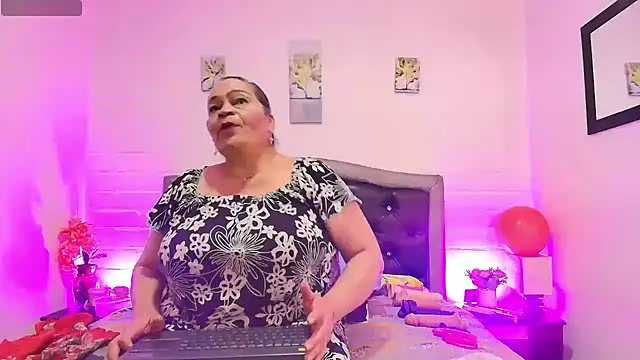 VickyBoobss online show from 07/04/26, 12:32
