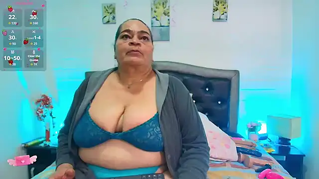 VickyBoobss online show from 05/18/26, 02:00