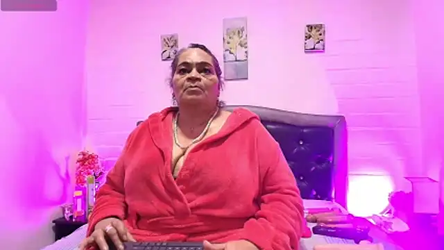 VickyBoobss online show from 06/11/26, 05:32