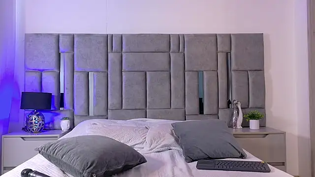 Karla Hudsson online show from 11/19/25, 01:33