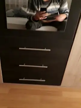 Schwach041967 online show from 11/08/25, 06:39