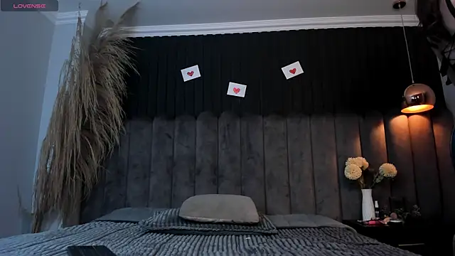 chelsea bolton  online show from 02/18/26, 12:23