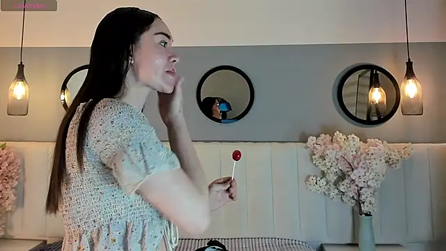 chelsea bolton  online show from 03/12/26, 12:53