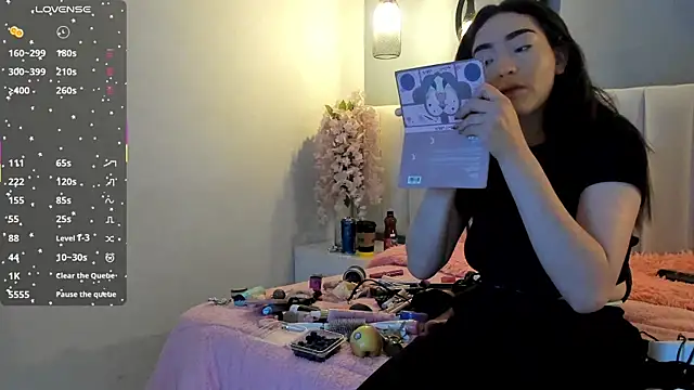 chelsea bolton  online show from 04/07/26, 12:18