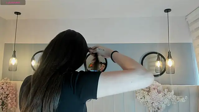 chelsea bolton  online show from 04/09/26, 12:22